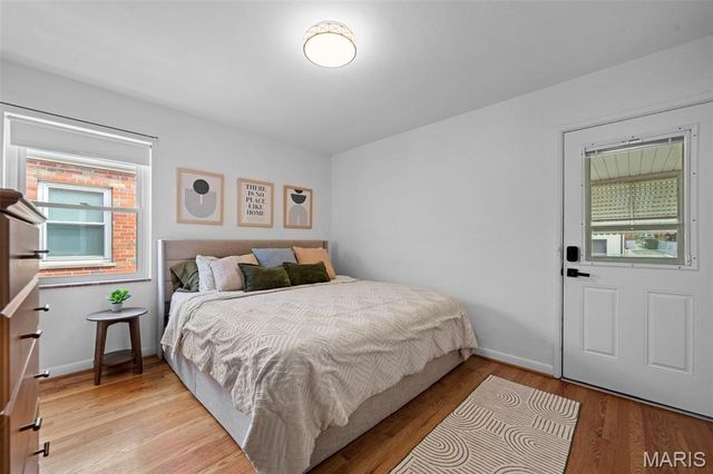 6916 Hampton Avenue, St Louis, MO 63109