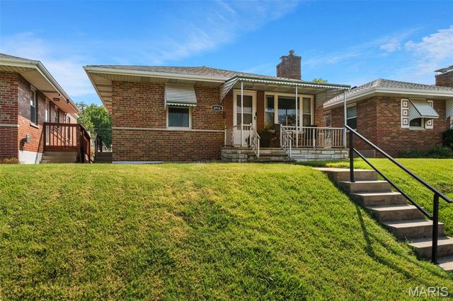 6916 Hampton Avenue, St Louis, MO 63109