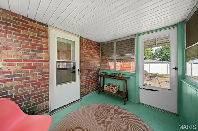 6916 Hampton Avenue, St Louis, MO 63109