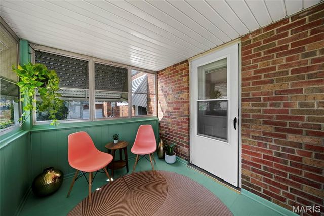 6916 Hampton Avenue, St Louis, MO 63109