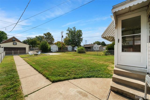6916 Hampton Avenue, St Louis, MO 63109