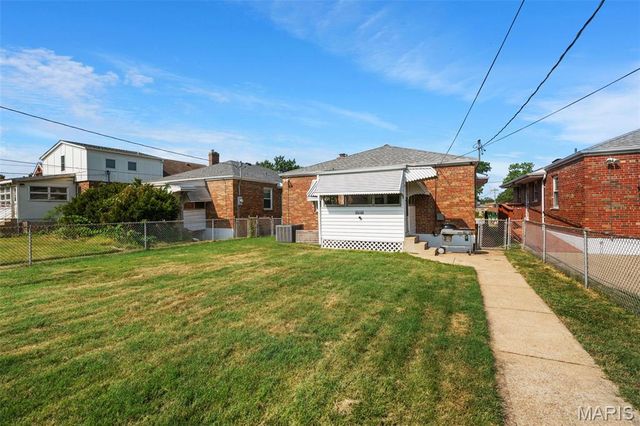 6916 Hampton Avenue, St Louis, MO 63109