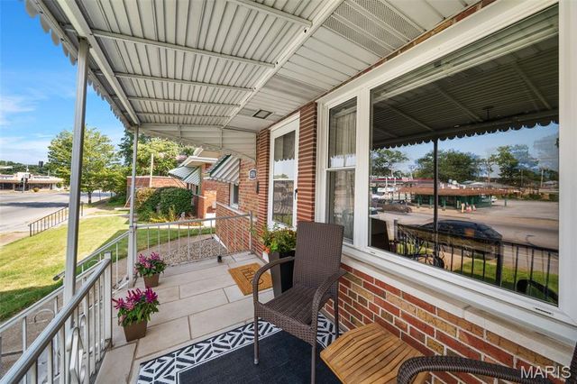 6916 Hampton Avenue, St Louis, MO 63109