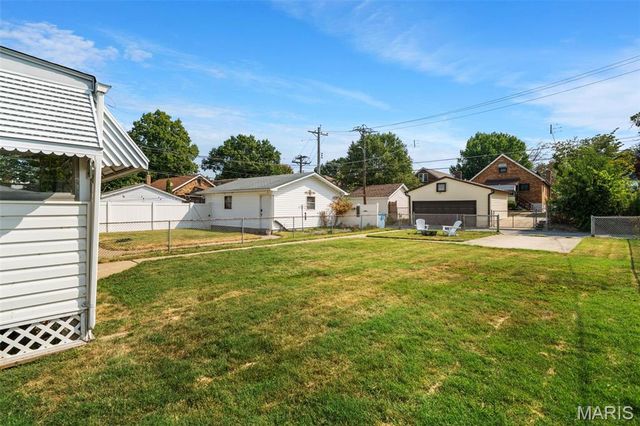 6916 Hampton Avenue, St Louis, MO 63109