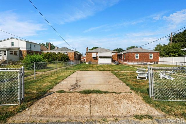 6916 Hampton Avenue, St Louis, MO 63109