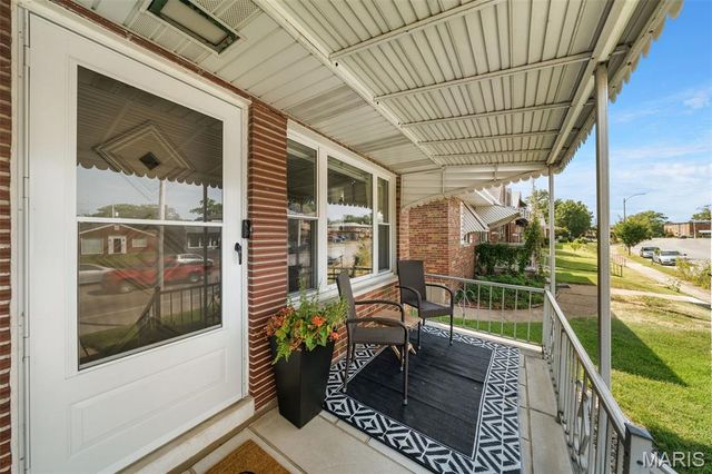 6916 Hampton Avenue, St Louis, MO 63109