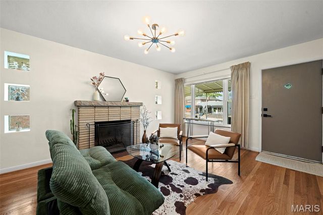 6916 Hampton Avenue, St Louis, MO 63109