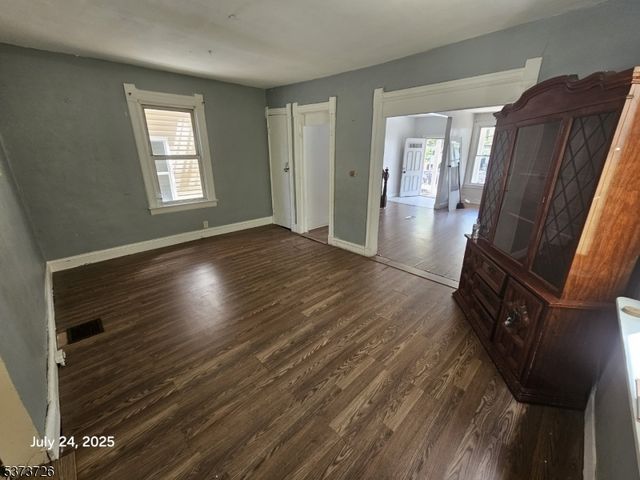 81 Westfield Ave, Elizabeth City, NJ 07208
