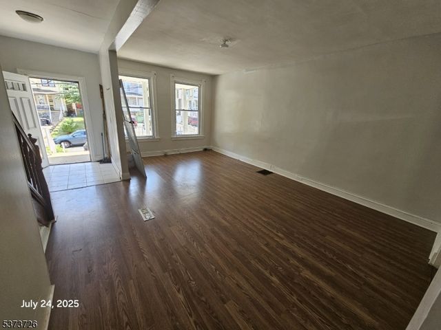 81 Westfield Ave, Elizabeth City, NJ 07208