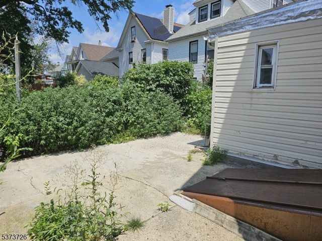 81 Westfield Ave, Elizabeth City, NJ 07208