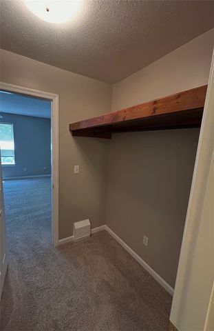 14 Yale Ave, West View, PA 15229