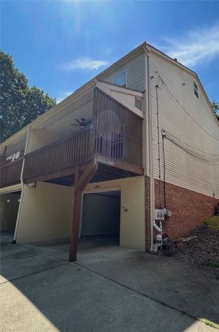 14 Yale Ave, West View, PA 15229