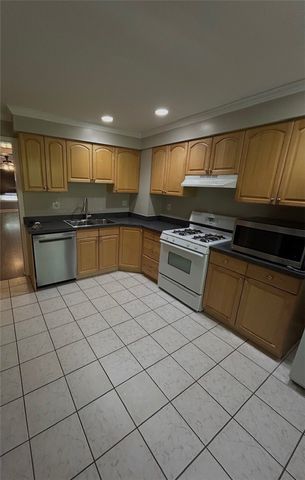 14 Yale Ave, West View, PA 15229