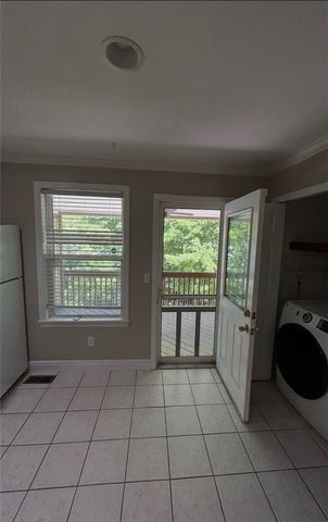 14 Yale Ave, West View, PA 15229