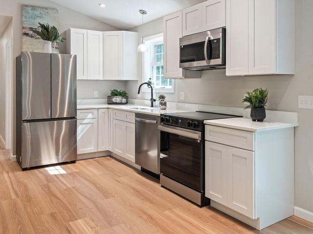 87 Murray Rd, Ashburnham, MA 01430