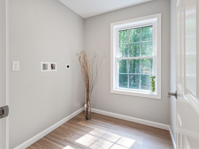 87 Murray Rd, Ashburnham, MA 01430
