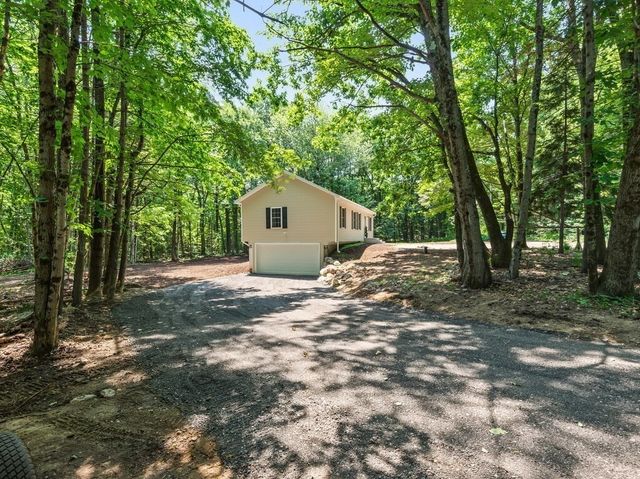 87 Murray Rd, Ashburnham, MA 01430