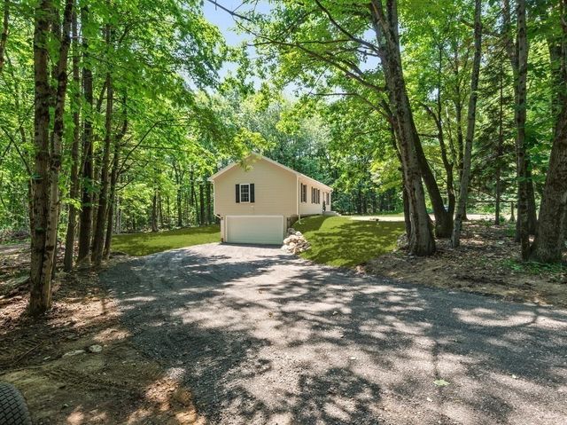 87 Murray Rd, Ashburnham, MA 01430