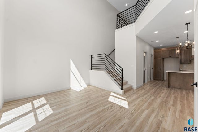 8621 W Shoreline Pl Place, Sioux Falls, SD 57107