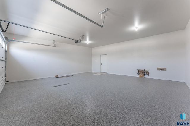 8621 W Shoreline Pl Place, Sioux Falls, SD 57107