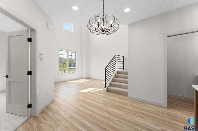 8621 W Shoreline Pl Place, Sioux Falls, SD 57107