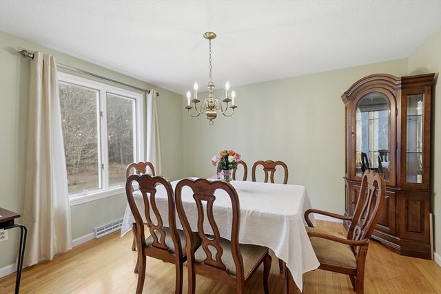 237 Millbrook Dr, East Longmeadow, MA 01028