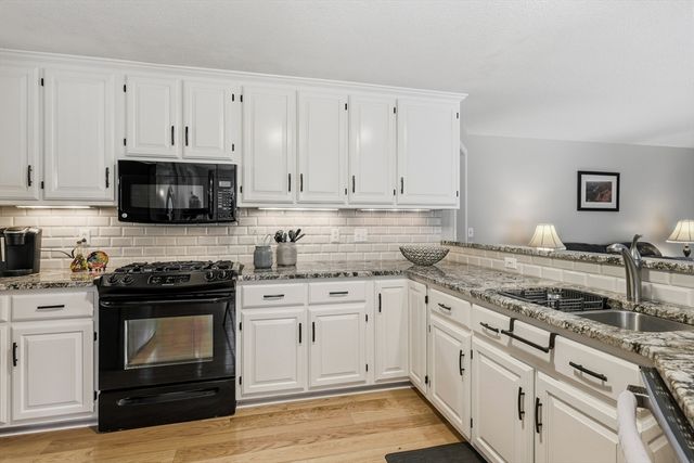 237 Millbrook Dr, East Longmeadow, MA 01028