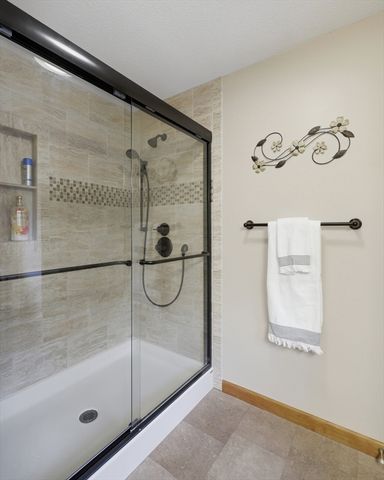 237 Millbrook Dr, East Longmeadow, MA 01028