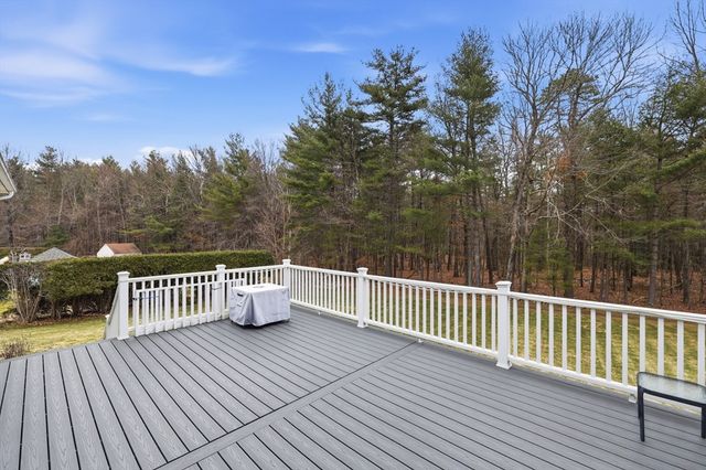237 Millbrook Dr, East Longmeadow, MA 01028