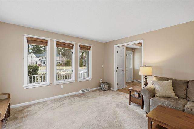 237 Millbrook Dr, East Longmeadow, MA 01028