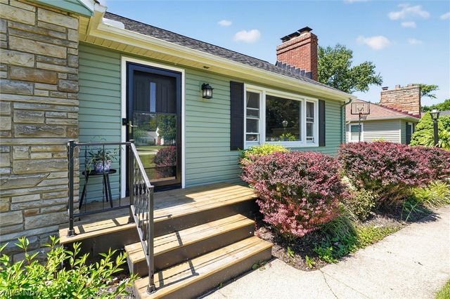 13795 Shawnee Trail, Middleburg Heights, OH 44130