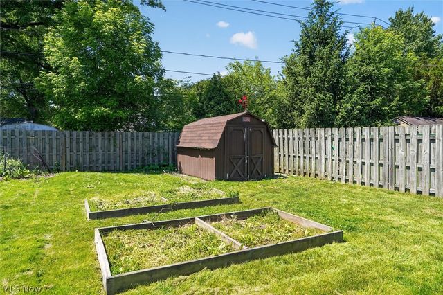 13795 Shawnee Trail, Middleburg Heights, OH 44130