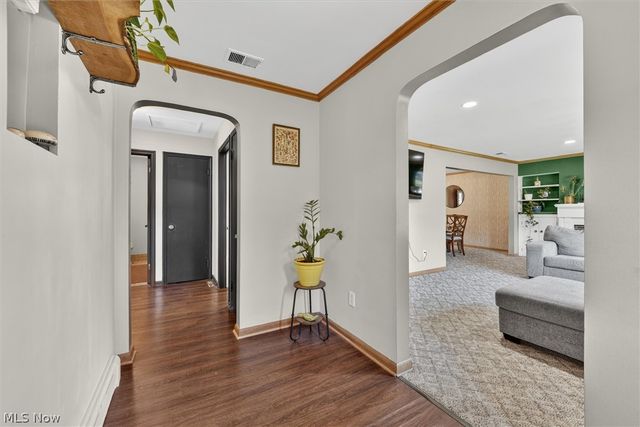 13795 Shawnee Trail, Middleburg Heights, OH 44130