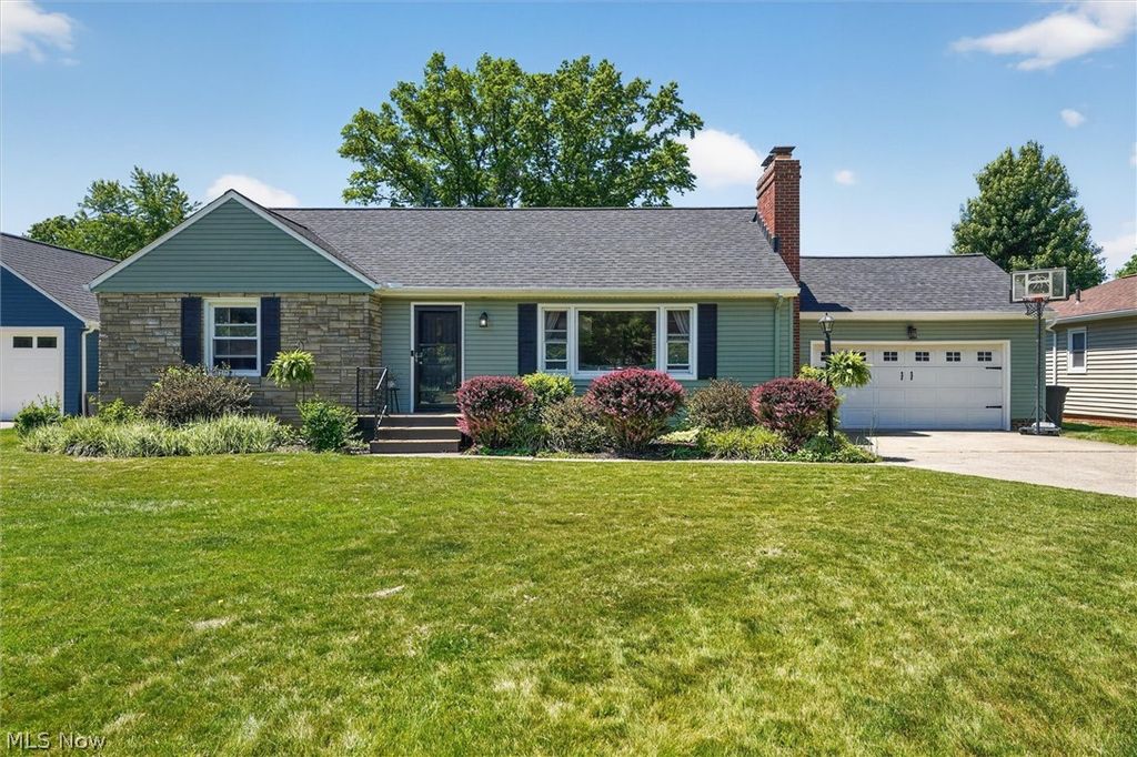 13795 Shawnee Trail, Middleburg Heights, OH 44130