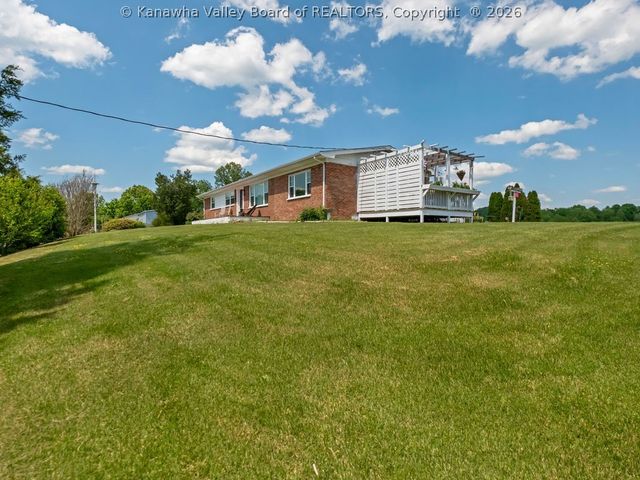 2010 Cameron Lane, Sissonville, WV 25320
