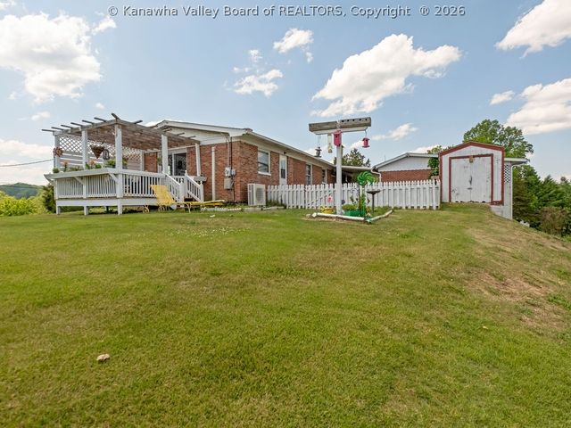 2010 Cameron Lane, Sissonville, WV 25320