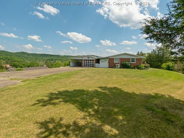 2010 Cameron Lane, Sissonville, WV 25320