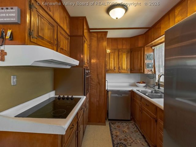 2010 Cameron Lane, Sissonville, WV 25320