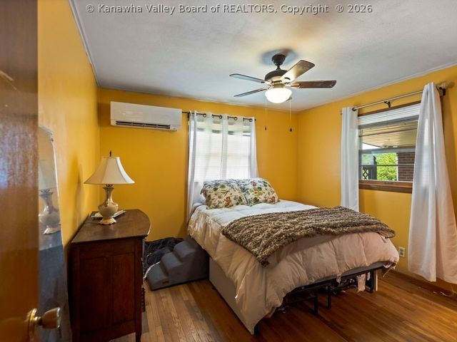 2010 Cameron Lane, Sissonville, WV 25320