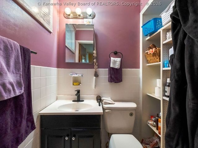 2010 Cameron Lane, Sissonville, WV 25320