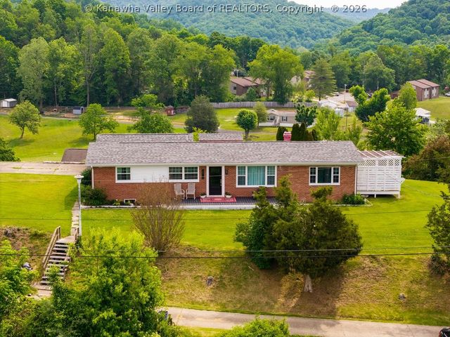 2010 Cameron Lane, Sissonville, WV 25320
