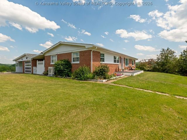 2010 Cameron Lane, Sissonville, WV 25320