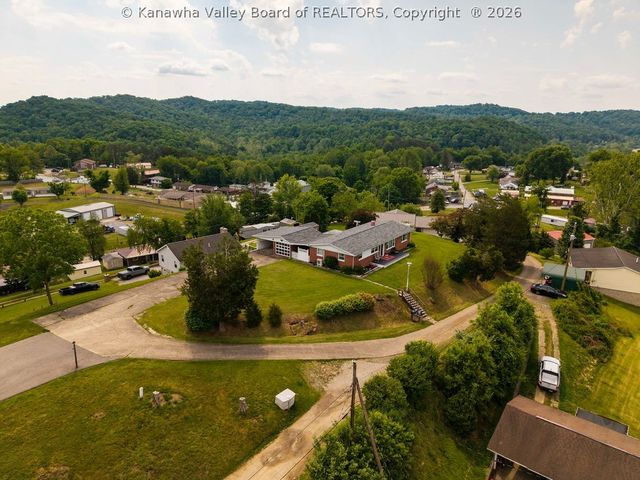 2010 Cameron Lane, Sissonville, WV 25320