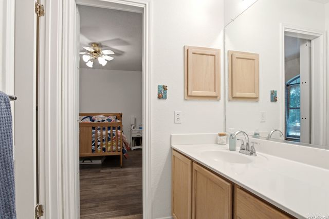 11107 Sadler Grv, San Antonio, TX 78249