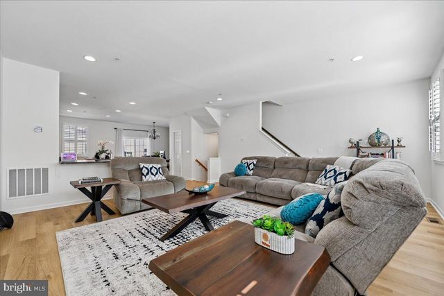 14311 SUMMIT VIEW LN, Rockville, MD 20850