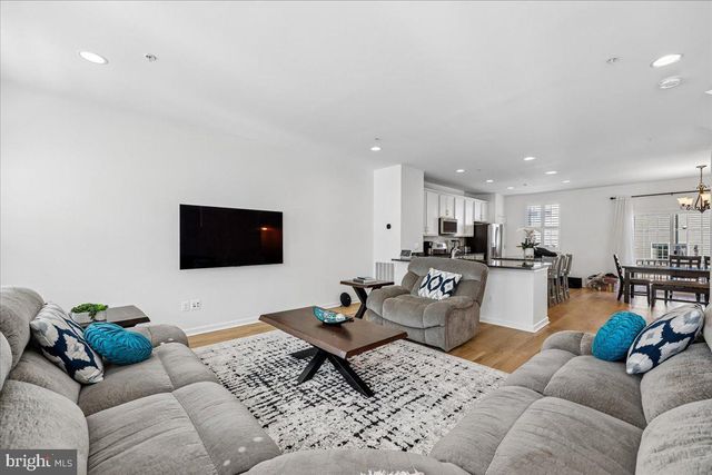 14311 SUMMIT VIEW LN, Rockville, MD 20850
