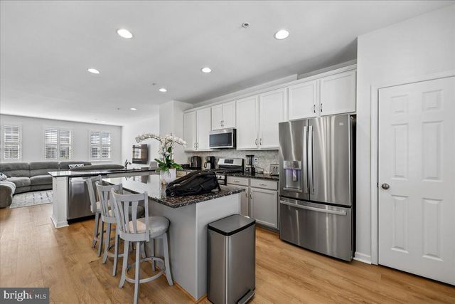 14311 SUMMIT VIEW LN, Rockville, MD 20850