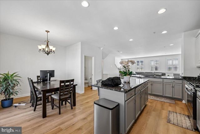14311 SUMMIT VIEW LN, Rockville, MD 20850