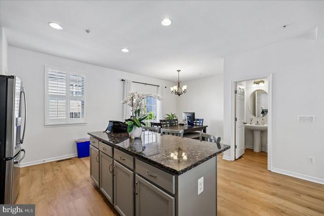 14311 SUMMIT VIEW LN, Rockville, MD 20850