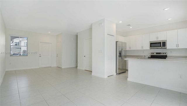 2676 SE 12th St 2676, Homestead, FL 33035